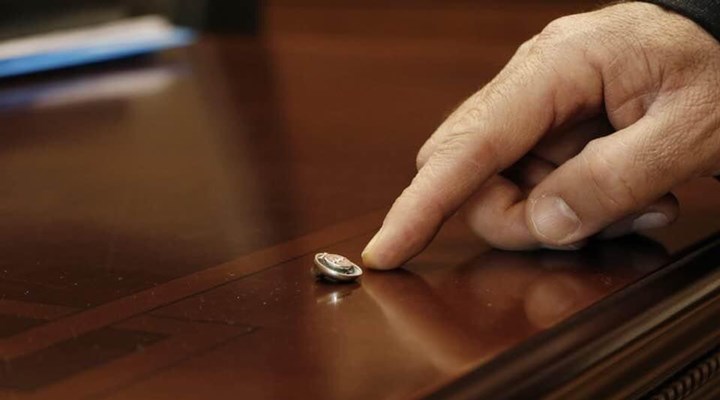 CHP’li Belediye Başkanı’nın odasında ‘böcek’ bulundu