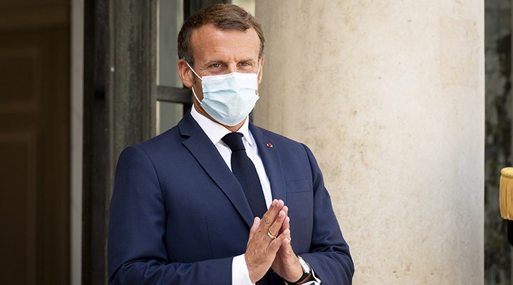 Macron: Daha çok zaman bu virüsle birlikte yaşayacağız