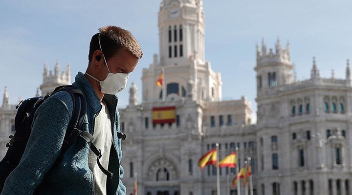 İspanya'da Covid-19 nedeniyle son 3 günde 467 kişi hayatını kaybetti