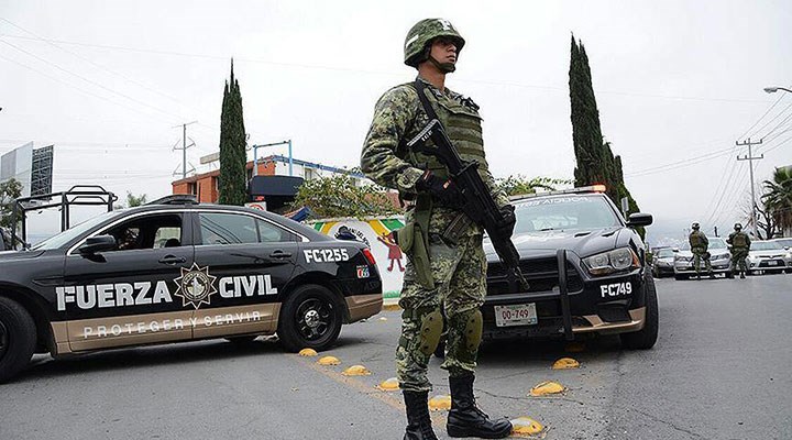 Meksika'da yol kenarında başlarına kurşun sıkılmış 6 kişinin cansız bedeni bulundu