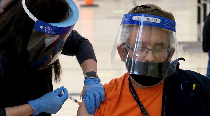 ABD'de aşılarını tamamlayanlar, maskesiz gezebilecek