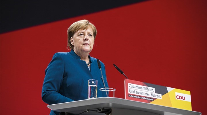 Angela Merkel’in partisine hezimet