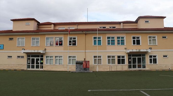 Zonguldak'ta koronavirüs vakaları görülen okulda eğitime ara