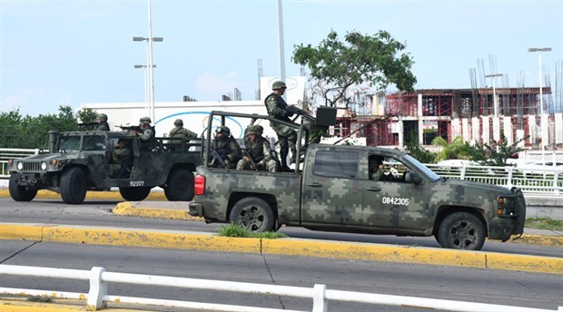 Meksika’da uyuşturucu kartelleri polis konvoyuna saldırdı: 13 ölü