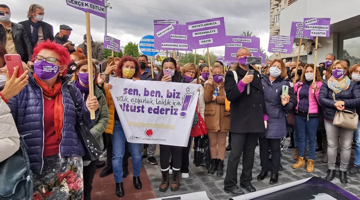 Kuşadası’nda İstanbul Sözleşmesi'nin feshedilmesi protesto edildi