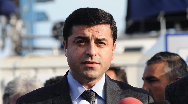 Demirtaş'a Cumhurbaşkanına hakaret iddiasıyla 3.5 yıl hapis cezası