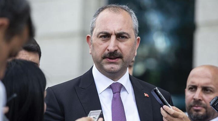 Adalet Bakanı Gül: Magazin uğruna kadını malzeme edenleri kınıyorum
