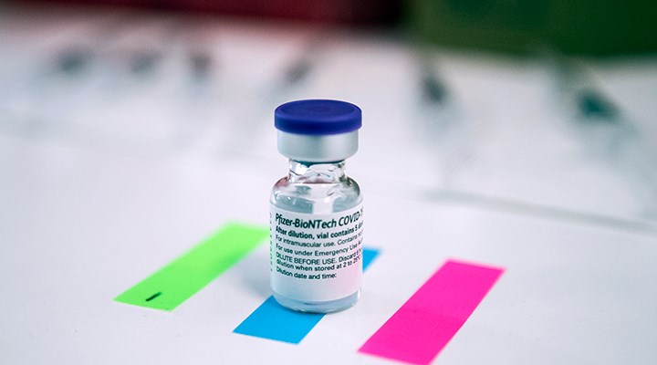 Hong Kong, Pfizer-BioNTech aşısının kullanımını durdurdu