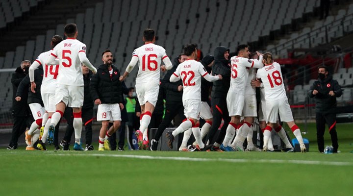 Türkiye Hollanda'yı 4 golle geçti