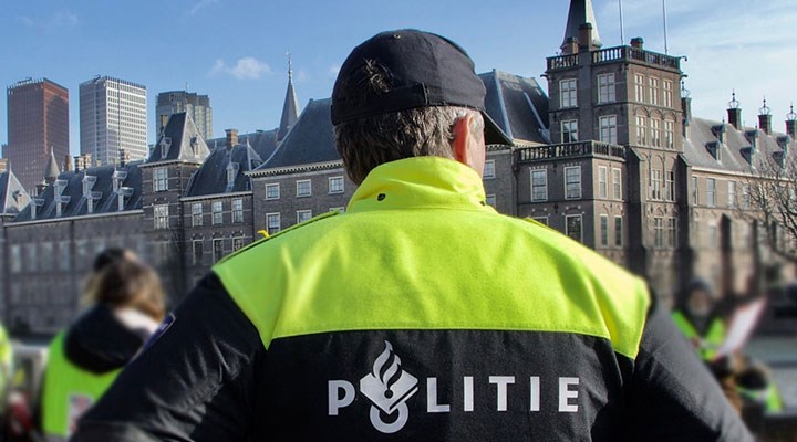 Hollanda'da parlamento binasında bomba ihbarı