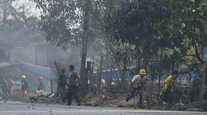 Myanmar'daki darbe sonrası protestolarda ölenlerin sayısı 320'ye çıktı
