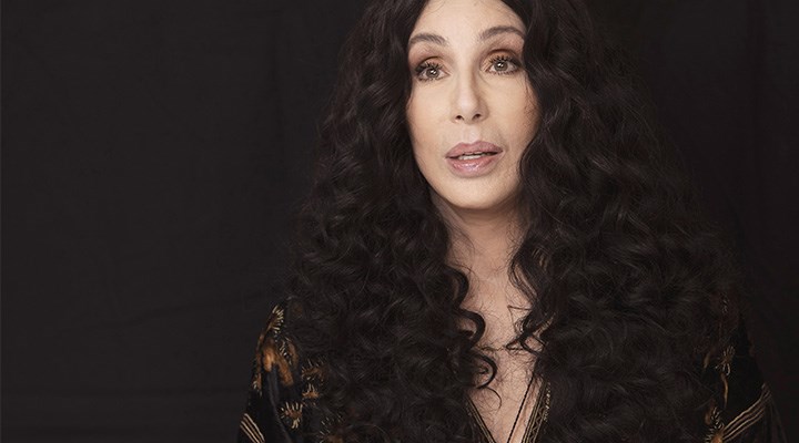 Cher, George Floyd tweet'i için özür diledi