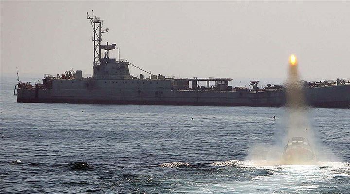 İran'a ait geminin Kızıldeniz'de saldırıya uğradığı iddia edildi