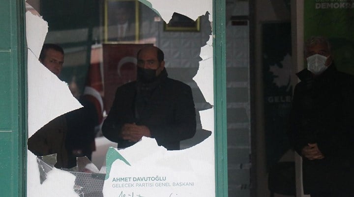 Sakarya'da Gelecek Partisi ilçe binasına saldırı