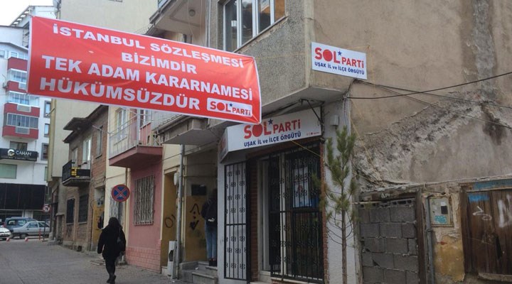 Uşak'ta İstanbul Sözleşmesi pankartı gerekçesiyle gözaltına alınan SOL Parti üyeleri serbest!