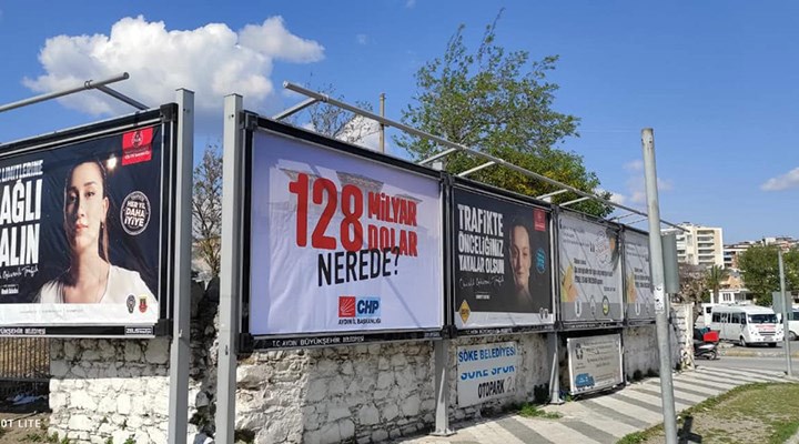 CHP'li Tezcan'dan '128 milyar dolar nerede?' afişlerinin kaldırılmasına tepki