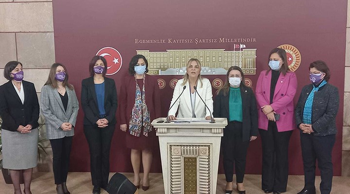 CHP'li kadın milletvekilleri: İstanbul Sözleşmesi’nden çekilen iradeye boyun eğmeyeceğiz