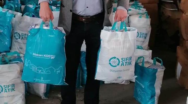 AKP'li belediye, deprem yardımlarını 6 ay saklayıp Ramazan kolisi yaptı!