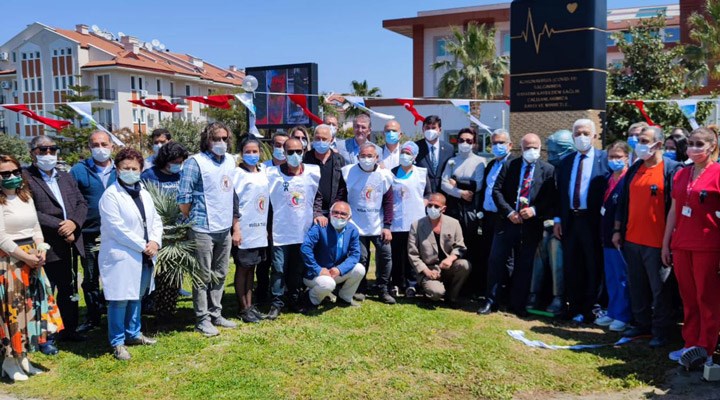 Fethiye'de sağlık çalışanları için saygı anıtı açıldı