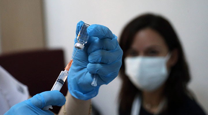 Uzmanlar yorumladı: Devletin 'aşı' politikası, yurttaşa güven veriyor mu?