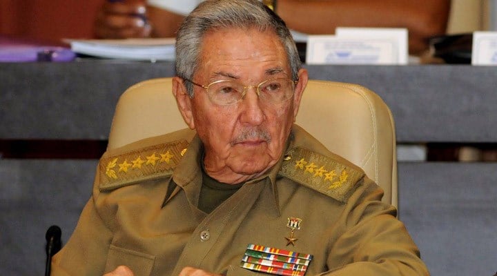 Raul Castro, Küba Komünist Partisi Genel Sekreterliği'nden istifa etti