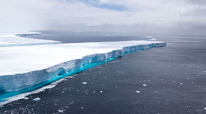 Dünyanın en büyük buzulu, eriyerek yok oldu