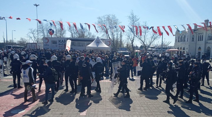 Kadıköy’deki 1 Mayıs çağrısına polis müdahalesi: Çok sayıda kişi darp edilerek gözaltına alındı