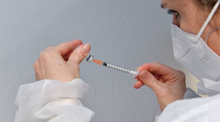 BioNTech’in kurucu ortağı Dr. Türeci: Her yıl aşı olmak gerekebilir