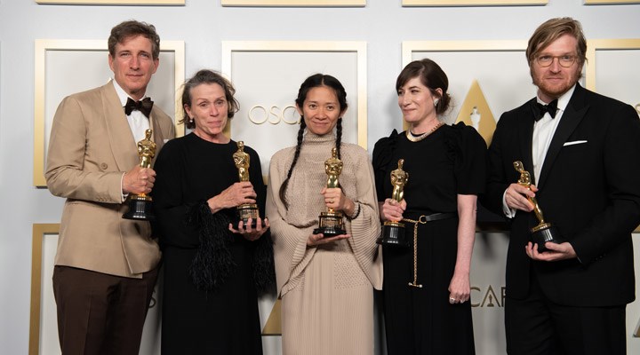 93. Oscar Ödülleri'ne Nomadland damga vurdu: Chloé Zhao 'En İyi Yönetmen' ödülünü alan ilk Asyalı kadın oldu