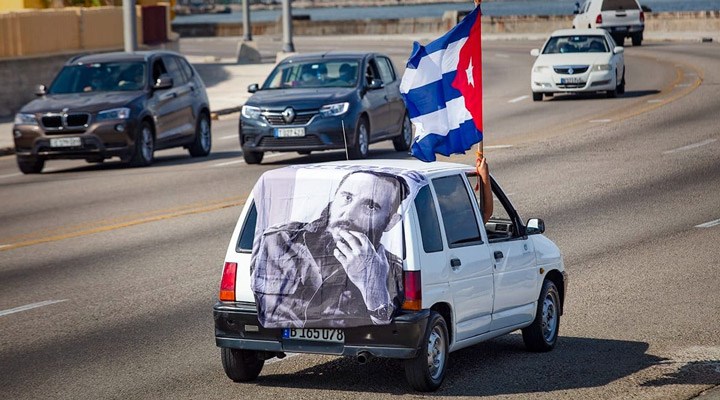 ABD’de 50 şehirde protesto: “Küba’ya ambargolar kalksın!”