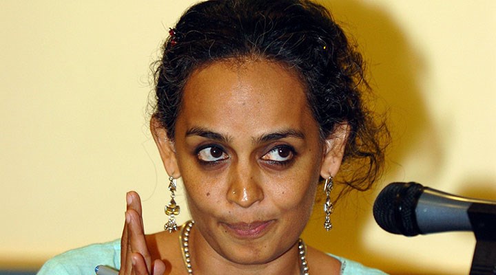 Arundhati Roy, Hindistan hükümetinin koronavirüs yönetimini 'insanlığa karşı suç' olarak tanımladı