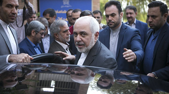 Zarif'in sızdırılan gizli röportajı: Ruhani'nin danışmanı istifa etti