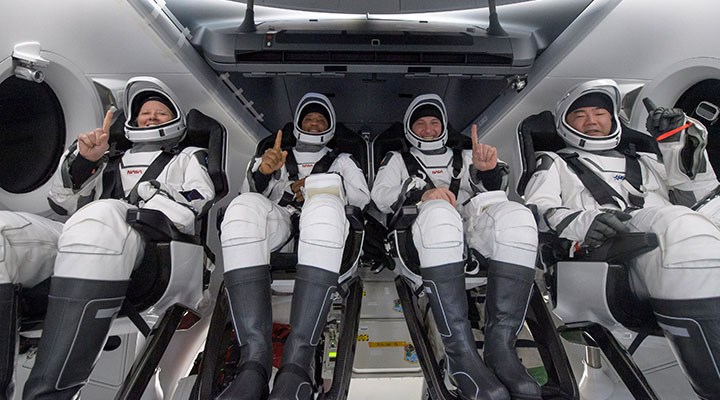 NASA ve SpaceX astronotları Dünya'ya döndü