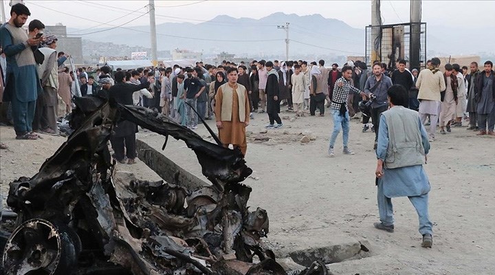 Afganistan'da okul önünde bombalı saldırı: 68 kişi hayatını kaybetti