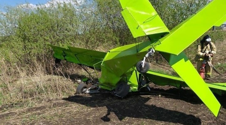 Rusya'da bakım işçisinin kaçırdığı uçak düştü: 2 ölü