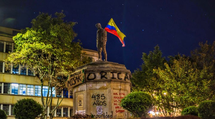 Kolombiya'da sömürgeci liderin yerine öldürülen eylemcinin anıtı dikildi