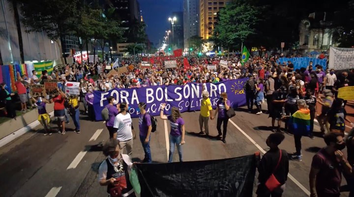 Brezilya'da yüzbinler, Bolsonaro'nun görevden alınması için sokakta