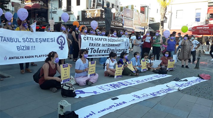 Antalyalı kadınlar: İstanbul Sözleşmesi bizim!