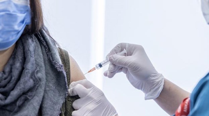 Kanada, iki dozu farklı aşı olmayı onayladı