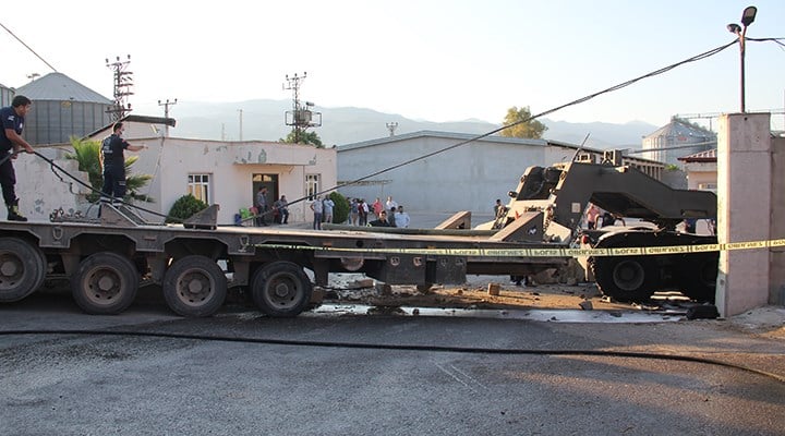 Hatay'da askeri tır, fabrika duvarına çarptı: 2 asker yaşamını yitirdi