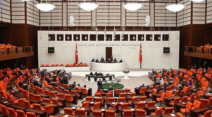 CHP’nin müsilaj önergesini reddeden AKP, müsilaj sorunu için Meclis’e önerge verdi