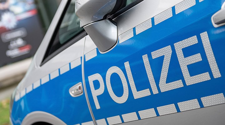 Almanya’da 20 polisin evine 'ırkçı sohbet grubu' baskını
