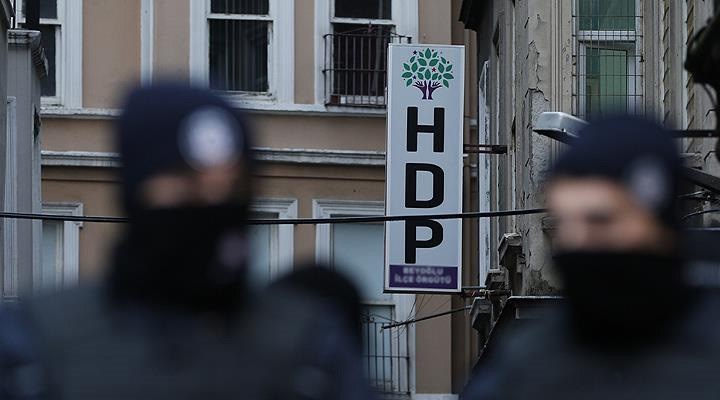 İstanbul'da ev baskınları: HDP üye ve yöneticileri gözaltına alındı