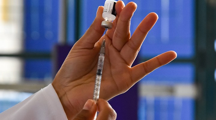 Brezilya'da BioNTech aşısının 12-15 yaş aralığında kullanımına onay çıktı