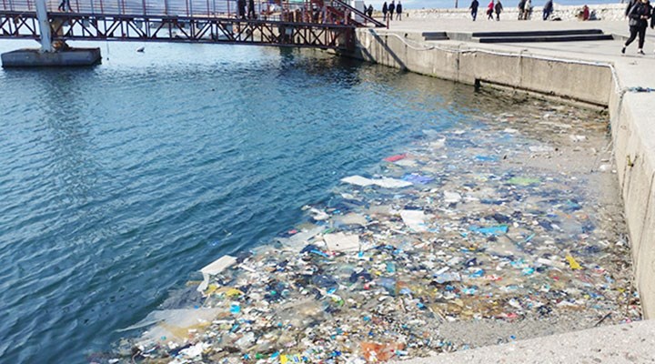 Nehirlerden denizlere çöp akıyor
