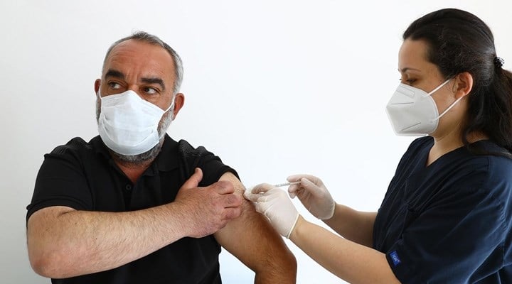 Sağlık Bakanı Koca'dan 40 yaş için koronavirüs aşısı açıklaması