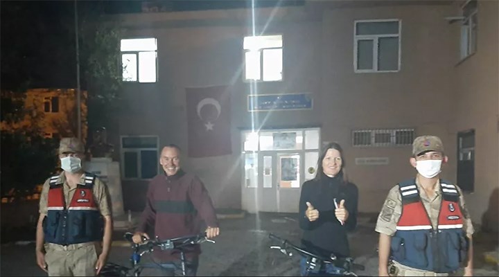 Türkiye turuna çıkan İsviçreli turistlerin bisikletleri Ardahan'da çalındı