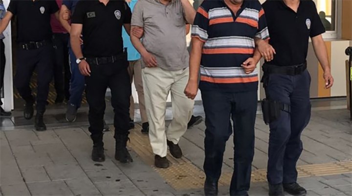 Yabancılardan rüşvet alan 11'i kamu görevlisi 51 kişi için gözaltı kararı