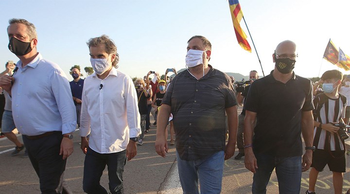 Katalan siyasetçiler  af sonrası serbest