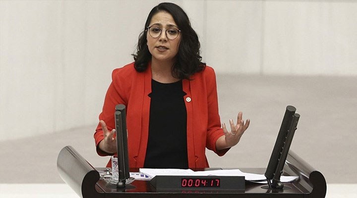 Sera Kadıgil CHP'den istifa etti, TİP'e geçti
